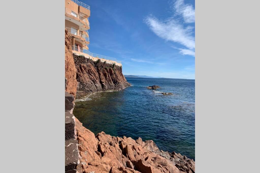 Cap Neree Petit Coin De Paradis Pieds Dans L Eau Saint-Raphaël المظهر الخارجي الصورة