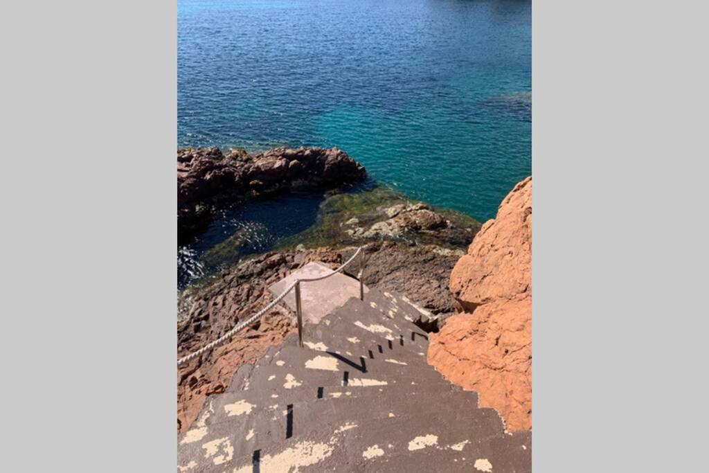 Cap Neree Petit Coin De Paradis Pieds Dans L Eau Saint-Raphaël المظهر الخارجي الصورة